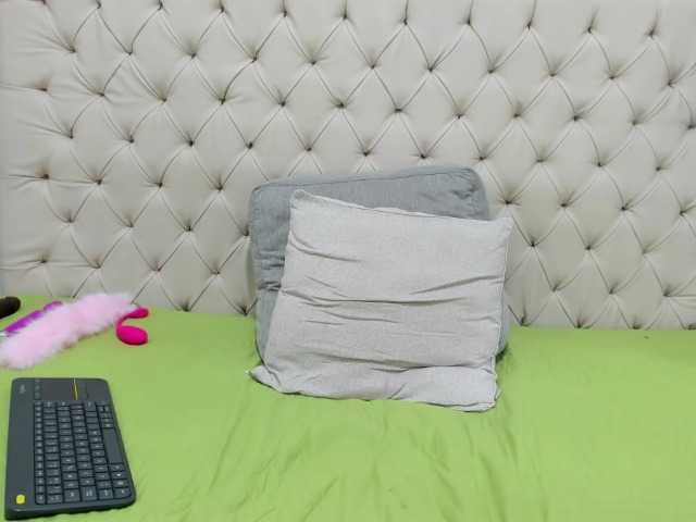 Anggie-Miller live cam on BongaCams
