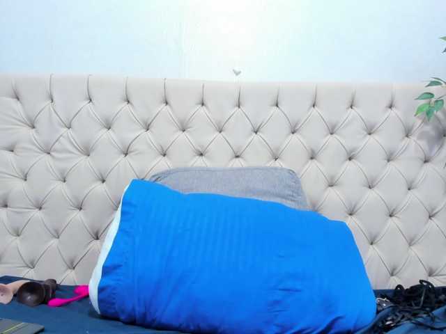 Anggie-Miller live cam on BongaCams