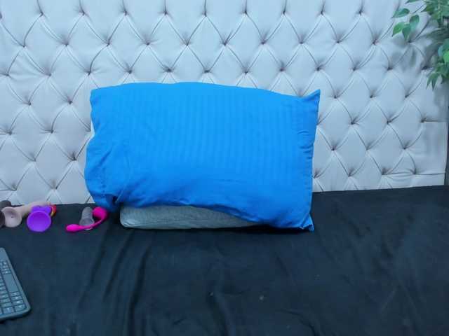 Anggie-Miller live cam on BongaCams