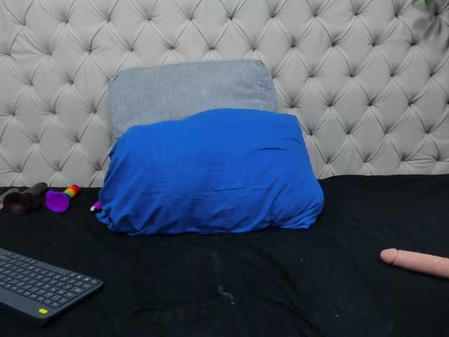 Anggie-Miller live cam on BongaCams