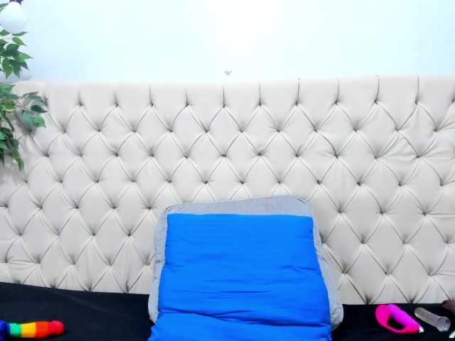 Anggie-Miller live cam on BongaCams