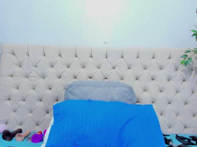 Anggie-Miller live cam on BongaCams