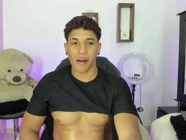 yoximanuelprime Live Webcam on BongaCams