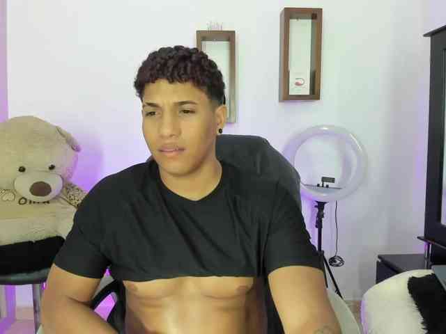 yoximanuelprime Live Webcam on BongaCams