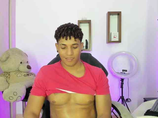yoximanuelprime Live Webcam on BongaCams