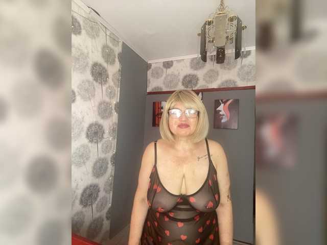 SVETIKBOMBOCHKA live cam on BongaCams