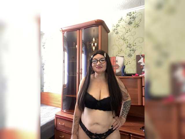 SVETIKBOMBOCHKA live cam on BongaCams