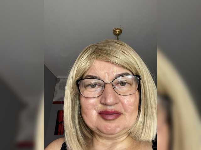 SVETIKBOMBOCHKA live webcam show