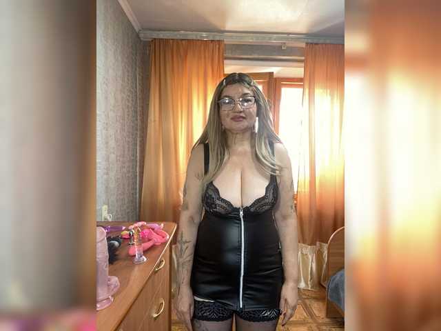 SVETIKBOMBOCHKA live cam on BongaCams