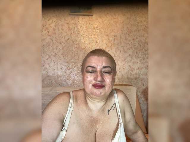 SVETIKBOMBOCHKA live cam