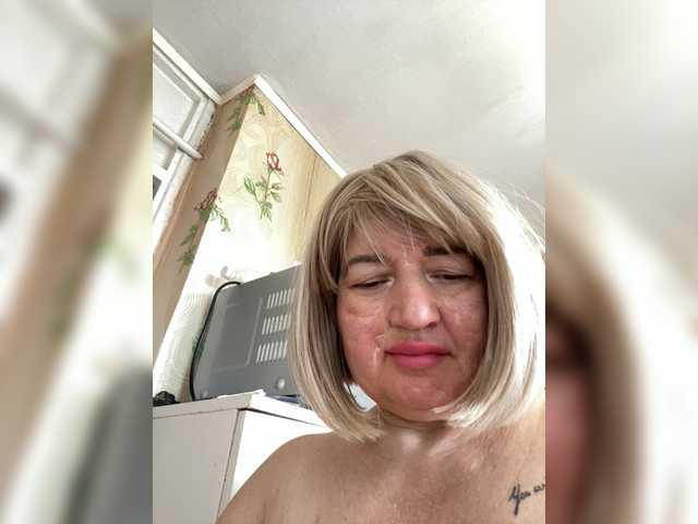 SVETIKBOMBOCHKA live cam on BongaCams