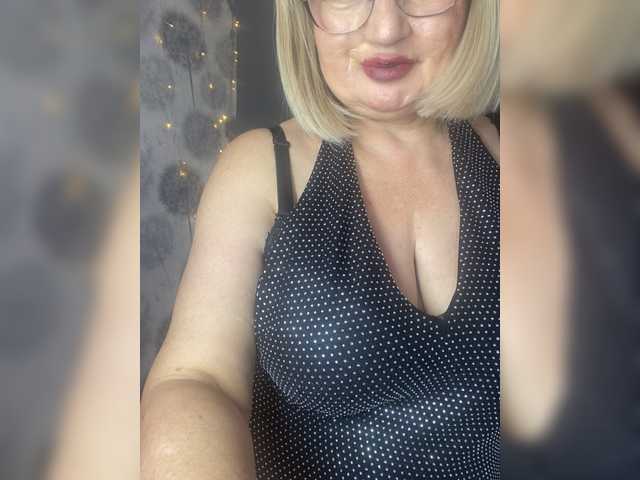 SVETIKBOMBOCHKA Live Cam on BongaCams