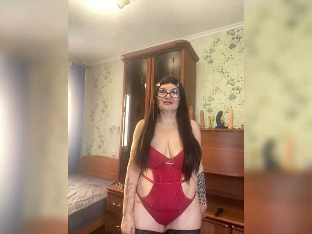 SVETIKBOMBOCHKA, en directo ahora en BongaCams