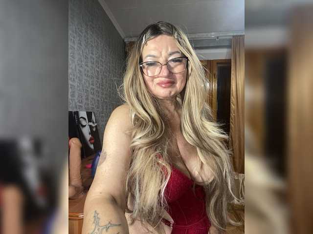 SVETIKBOMBOCHKA live cam on BongaCams