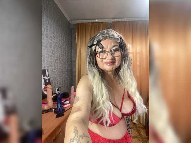 SVETIKBOMBOCHKA live cam on BongaCams