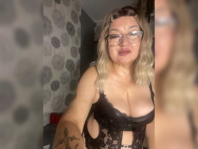 SVETIKBOMBOCHKA live cam on BongaCams