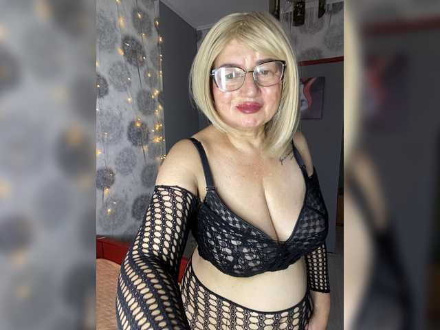 SVETIKBOMBOCHKA live webcam show