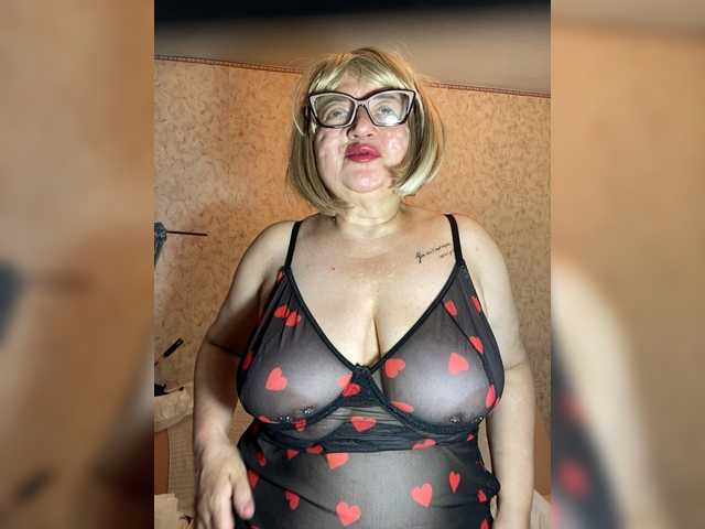 SVETIKBOMBOCHKA live cam on BongaCams
