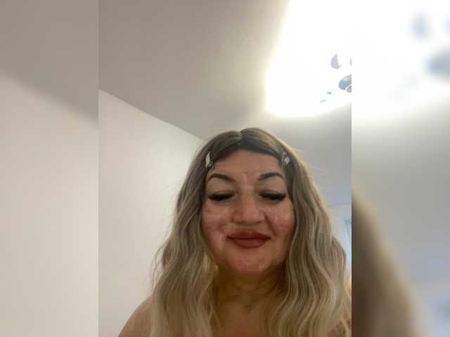 SVETIKBOMBOCHKA live cam on BongaCams