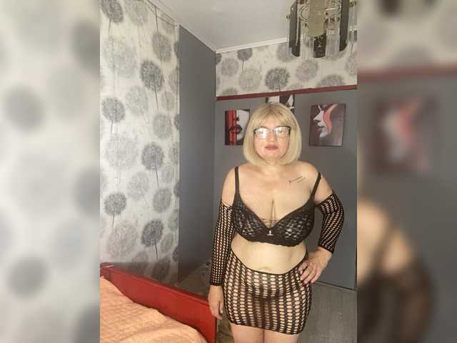SVETIKBOMBOCHKA live webcam show