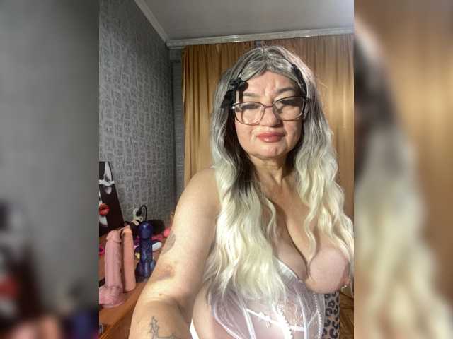 SVETIKBOMBOCHKA live cam on BongaCams