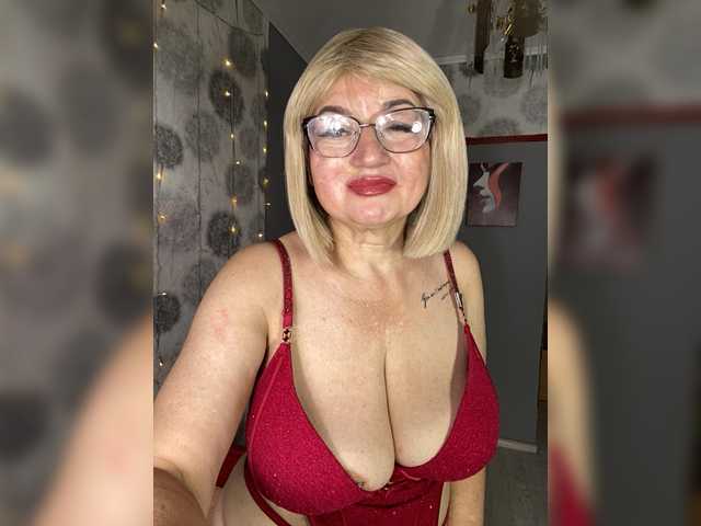 SVETIKBOMBOCHKA live cam on BongaCams