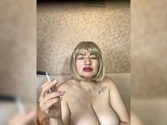 SVETIKBOMBOCHKA live cam on BongaCams