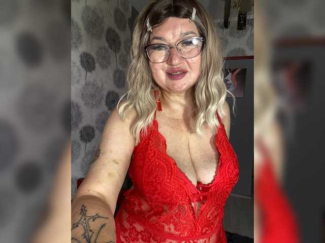 SVETIKBOMBOCHKA live cam on BongaCams