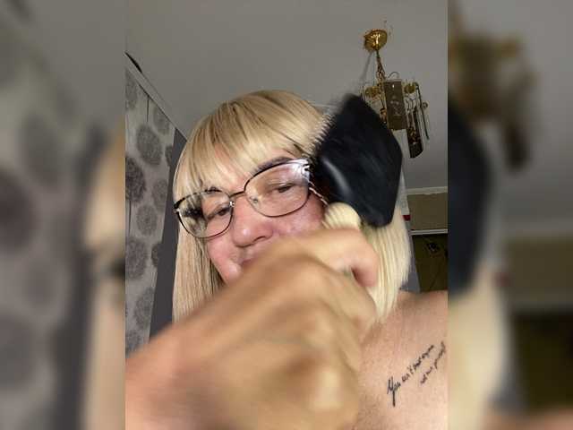 SVETIKBOMBOCHKA live cam on BongaCams