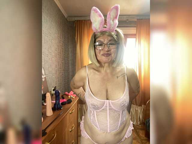 SVETIKBOMBOCHKA live cam on BongaCams