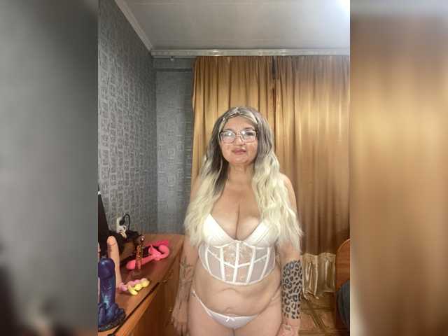SVETIKBOMBOCHKA live cam on BongaCams