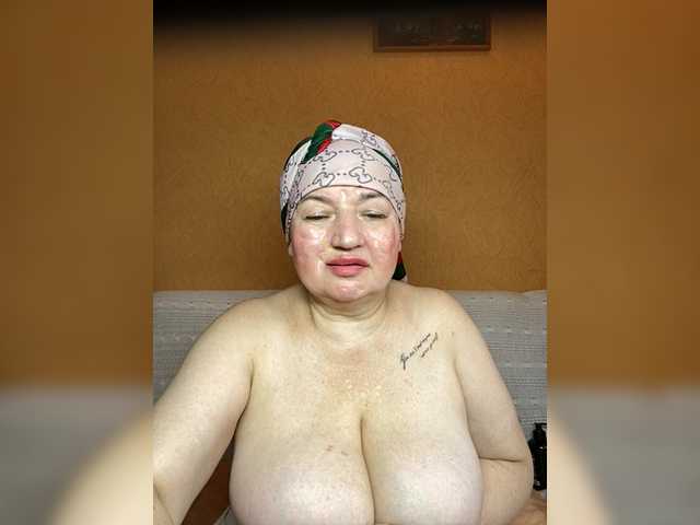 SVETIKBOMBOCHKA's BongaCams show and profile