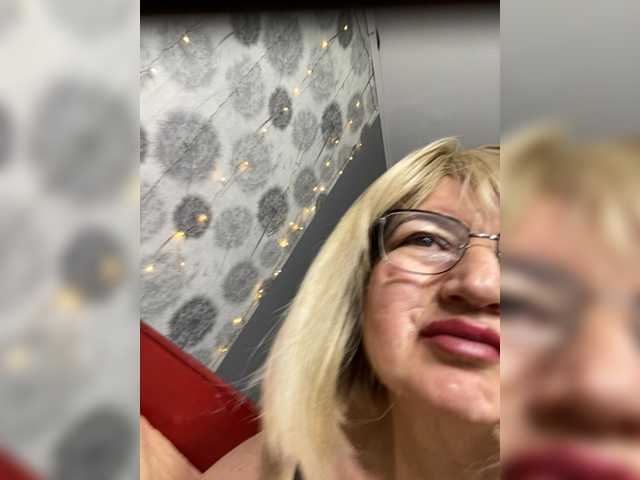 SVETIKBOMBOCHKA live webcam show