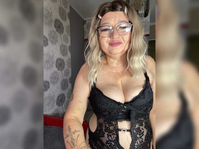 SVETIKBOMBOCHKA live cam on BongaCams