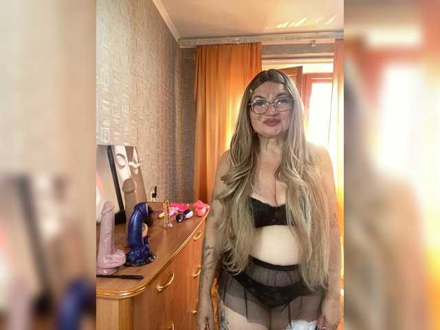SVETIKBOMBOCHKA live cam on BongaCams