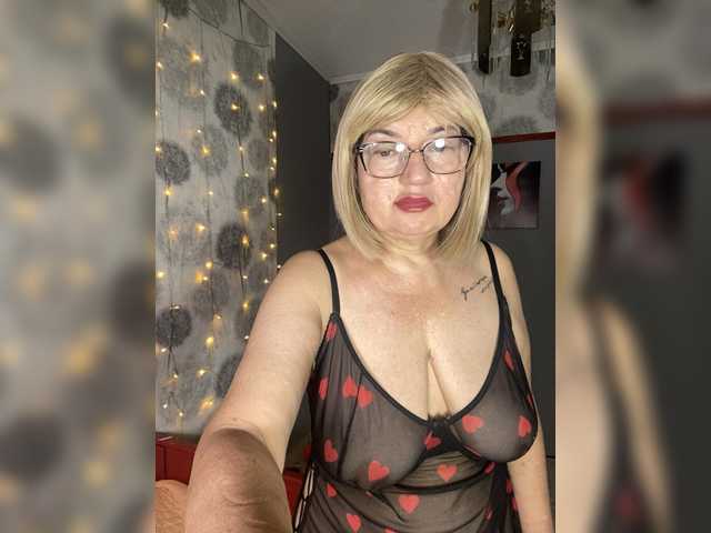 SVETIKBOMBOCHKA live cam on BongaCams