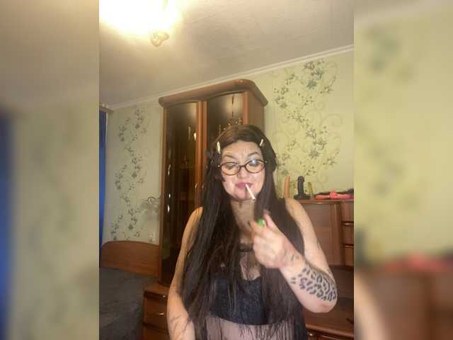 SVETIKBOMBOCHKA, en directo ahora en BongaCams