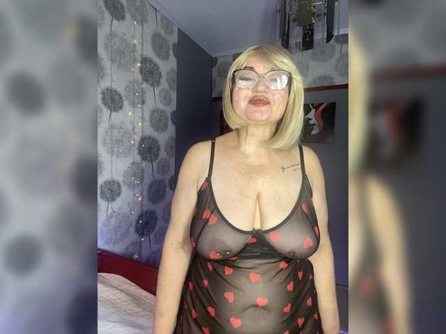 SVETIKBOMBOCHKA live cam on BongaCams