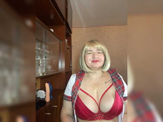 SVETIKBOMBOCHKA live cam on BongaCams