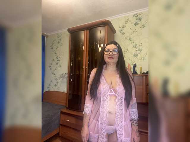 SVETIKBOMBOCHKA, en directo ahora en BongaCams