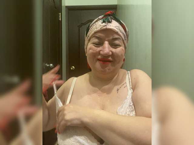 SVETIKBOMBOCHKA's BongaCams show and profile