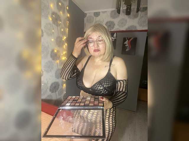 SVETIKBOMBOCHKA live webcam show