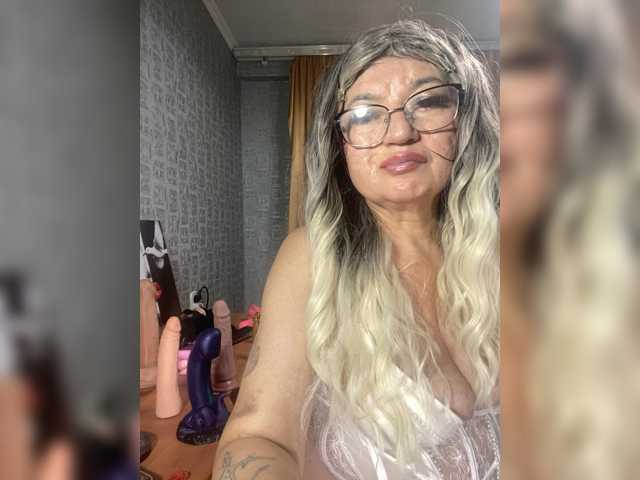 SVETIKBOMBOCHKA live cam on BongaCams