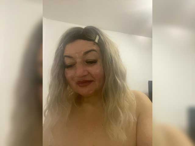 SVETIKBOMBOCHKA live cam on BongaCams