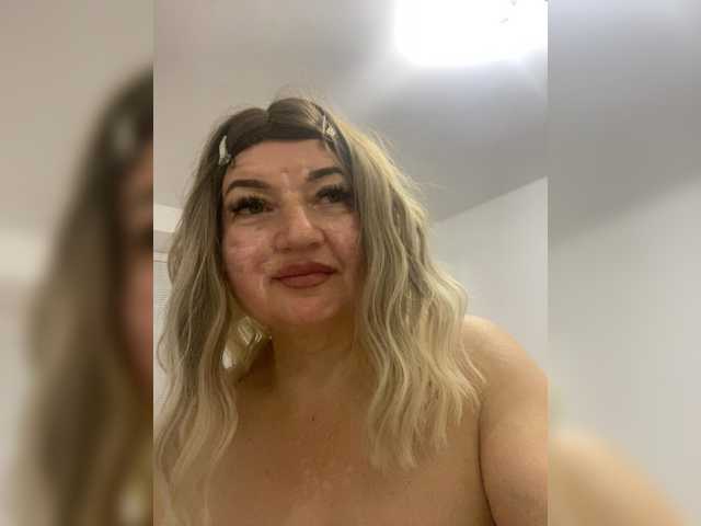 SVETIKBOMBOCHKA live cam on BongaCams