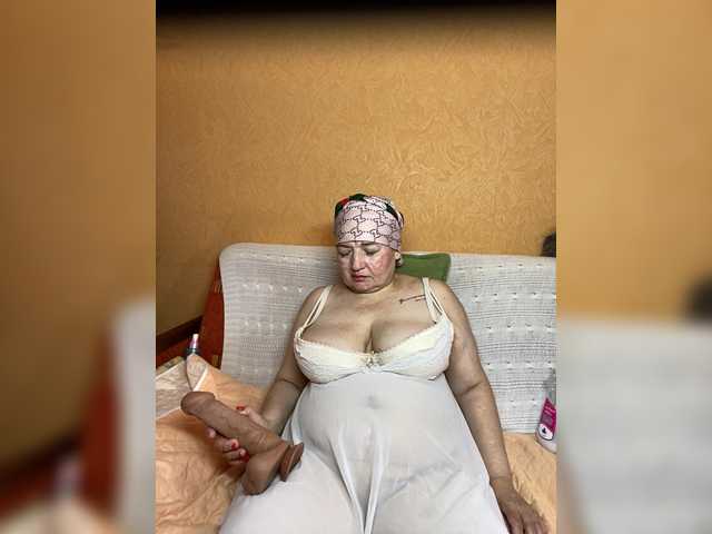 SVETIKBOMBOCHKA's BongaCams show and profile