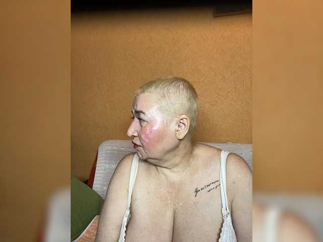 SVETIKBOMBOCHKA's BongaCams show and profile