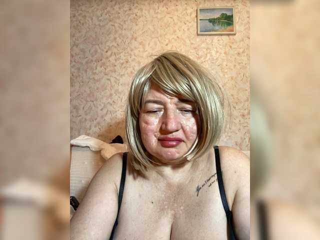 SVETIKBOMBOCHKA live cam