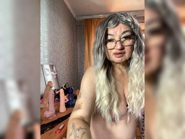 SVETIKBOMBOCHKA live cam on BongaCams