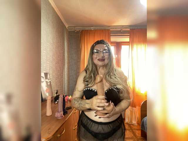 MissTemperament live cam preview